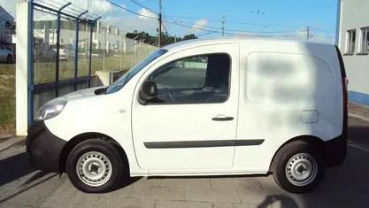 Usado Renault Kangoo Business 75 HP (55 kW) 2018 Branco Monovolume