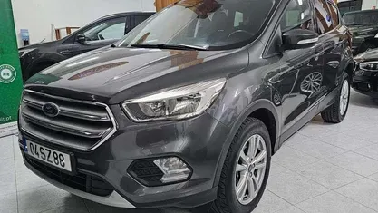 Usado 2017 Ford Kuga Titanium SUV | € 15.500 (Bom preço)