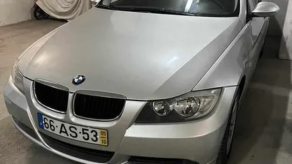 Cinzento Usado 2005 BMW 320 Sedan | € 10.000 (Preço justo)