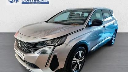 Usado Peugeot 5008 Allure 130 HP (95 kW) 2023 SUV