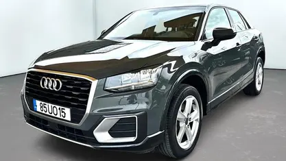 Usado Audi Q2 Design 116 HP (85 kW) 2018 Cinzento SUV