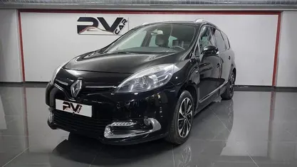 Preto Usado 2015 Renault Grand Scénic III Monovolume | € 12.990 (Preço justo)