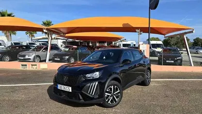 Usado Peugeot 2008 102 HP (75 kW) 2023 Preto SUV