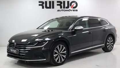 Usado VW Arteon Elegance 150 HP (110 kW) 2023 Cinza Carrinha