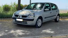 Cinzento Usado 2004 Renault Clio II Citadino | € 3.200 (Preço justo)