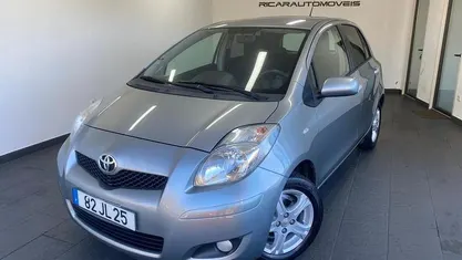 Cinza Usado 2010 Toyota Yaris Citadino | € 5.950 (Bom preço)
