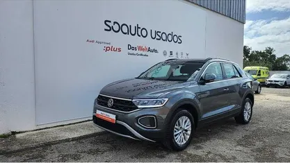 Cinzento Usado 2024 VW T-Roc Life SUV | € 22.490 (Preço justo)