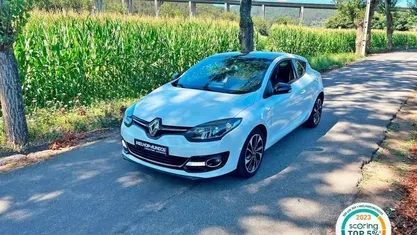 Usado Renault Mégane III 130 HP (95 kW) 2016 Branco Coupé