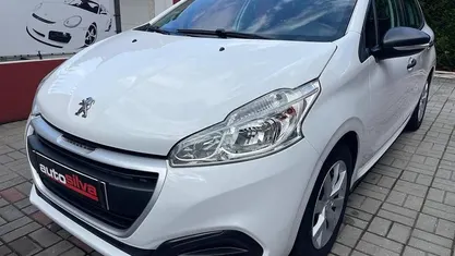 Usado 2017 Peugeot 208 Citadino | € 10.000 (Bom preço)