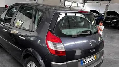 Cinzento Usado 2006 Renault Scénic II Monovolume | € 4.300 (Preço justo)