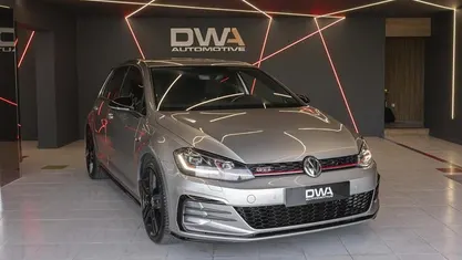 Cinzento Usado 2019 VW Golf VII | € 29.900 (Preço justo)