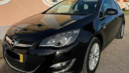 Preto Usado 2014 Opel Astra Carrinha | € 8.800 (Preço justo)