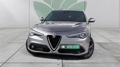 Cinza Usado 2018 Alfa Romeo Stelvio Super SUV | € 23.970 (Preço justo)