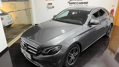 Usado Mercedes E220 194 HP (142 kW) 2019 Cinzento Coupé