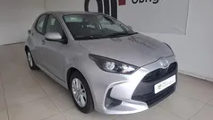 Cinza Usado 2023 Toyota Yaris Comfort | € 17.990 (Preço justo)