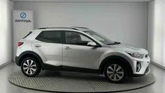 Cinzento Usado 2024 Kia Stonic SUV | € 17.990 (Preço justo)