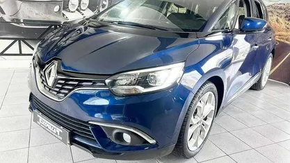 Azul Usado 2017 Renault Scénic IV Monovolume | € 15.800 (Preço justo)