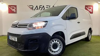 Usado 2020 Citroën Berlingo Feel Monovolume | € 11.500 (Bom preço)