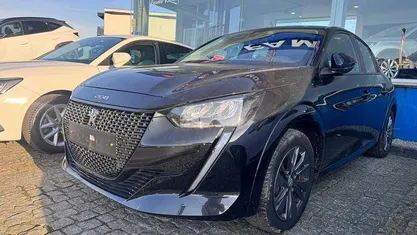 Usado Peugeot e-208 Active 100 kW (136 HP) 2021 Citadino