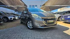 Cinza Usado 2012 Peugeot 208 Active Citadino | € 7.900 (Preço justo)