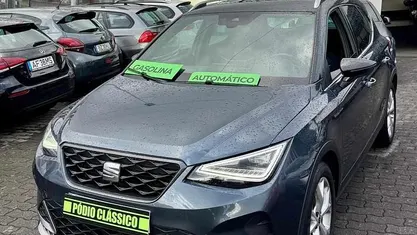 Usado Seat Arona 110 HP (80 kW) 2023 Cinzento SUV