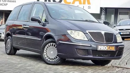 Usado Lancia Phedra 128 HP (94 kW) 2005 Azul Monovolume