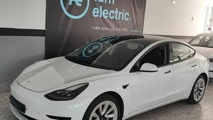 Usado 2021 Tesla Model 3 Sedan | € 24.900 (Bom preço)