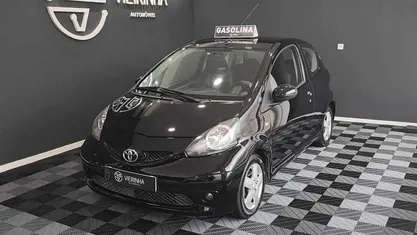 Usado Toyota Aygo 68 HP (50 kW) 2008 Citadino