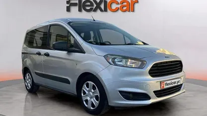 Usado Ford Tourneo Courier 100 HP (73 kW) 2016 Monovolume