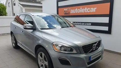 Cinzento Usado 2013 Volvo XC60 R-Design SUV | € 18.900 (Preço justo)