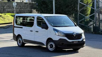 Branco Usado 2017 Renault Trafic Monovolume | € 15.750 (Preço justo)