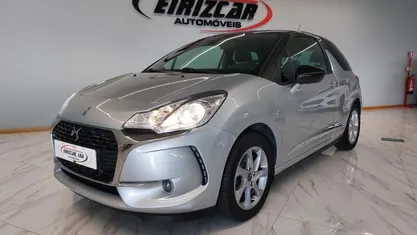 Cinzento Usado 2018 DS Automobiles DS3 Be Chic Citadino | € 13.000 (Preço justo)
