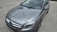 Cinzento Usado 2014 Mercedes A200 Urban Sedan | € 15.500 (Preço justo)