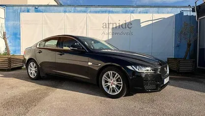 Preto Usado 2016 Jaguar XE Pure Sedan | € 15.490 (Preço justo)