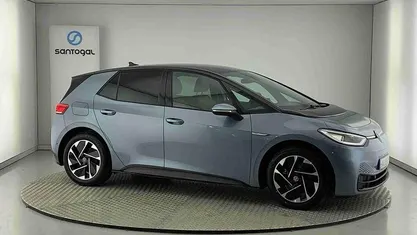 Azul Usado 2022 VW ID.3 Pro Performance Citadino | € 26.490 (Preço justo)