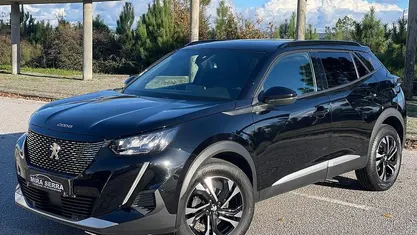 Cinza Usado 2023 Peugeot 2008 Allure SUV | € 20.250 (Bom preço)