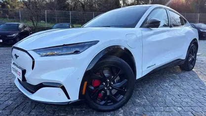 Branco Usado 2023 Ford Mustang Mach-E Premium SUV | € 36.900 (Preço justo)