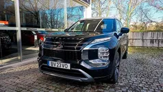 Preto Usado 2025 Mitsubishi Outlander P-HEV | € 53.900 (Preço justo)