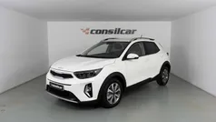 Branco Usado 2022 Kia Stonic SUV | € 14.980 (Preço justo)