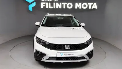 Usado Fiat Tipo Cross 101 HP (74 kW) 2023 Branco Sedan