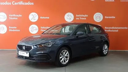 Usado Seat Leon Style 111 HP (81 kW) 2022 Azul escuro metalizado Citadino