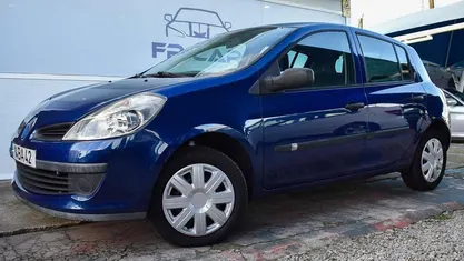 Azul Usado 2005 Renault Clio II | € 2.350 (Bom preço)