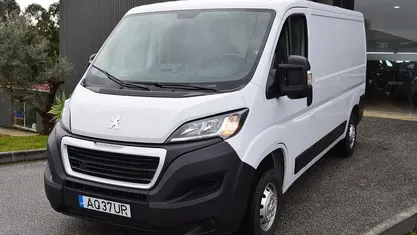 Branco Usado 2022 Peugeot Boxer Van | € 18.990 (Bom preço)