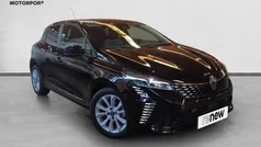 Usado 2024 Renault Clio V Evolution Sedan | € 17.750 (Preço justo)