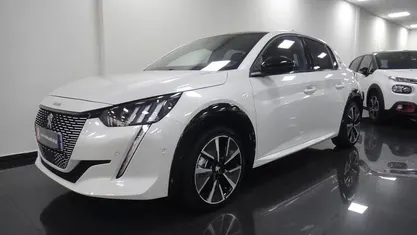 Usado Peugeot e-208 GT 100 kW (136 HP) 2021 Citadino