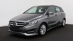 Cinza Usado 2017 Mercedes B180 Style Monovolume | € 16.890 (Preço justo)