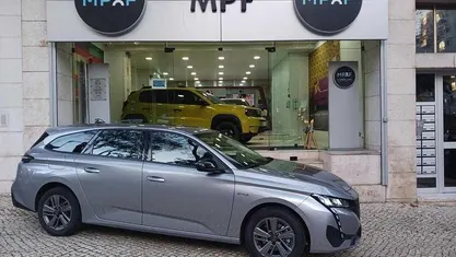 Usado Peugeot 308 136 HP (100 kW) 2025