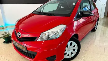 Vermelho Usado 2011 Toyota Yaris Citadino | € 7.950 (Preço justo)