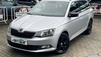 Usado Skoda Fabia Ambition 75 HP (55 kW) 2018 Cinza Citadino