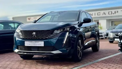Usado Peugeot 3008 Allure 225 HP (165 kW) 2021 SUV